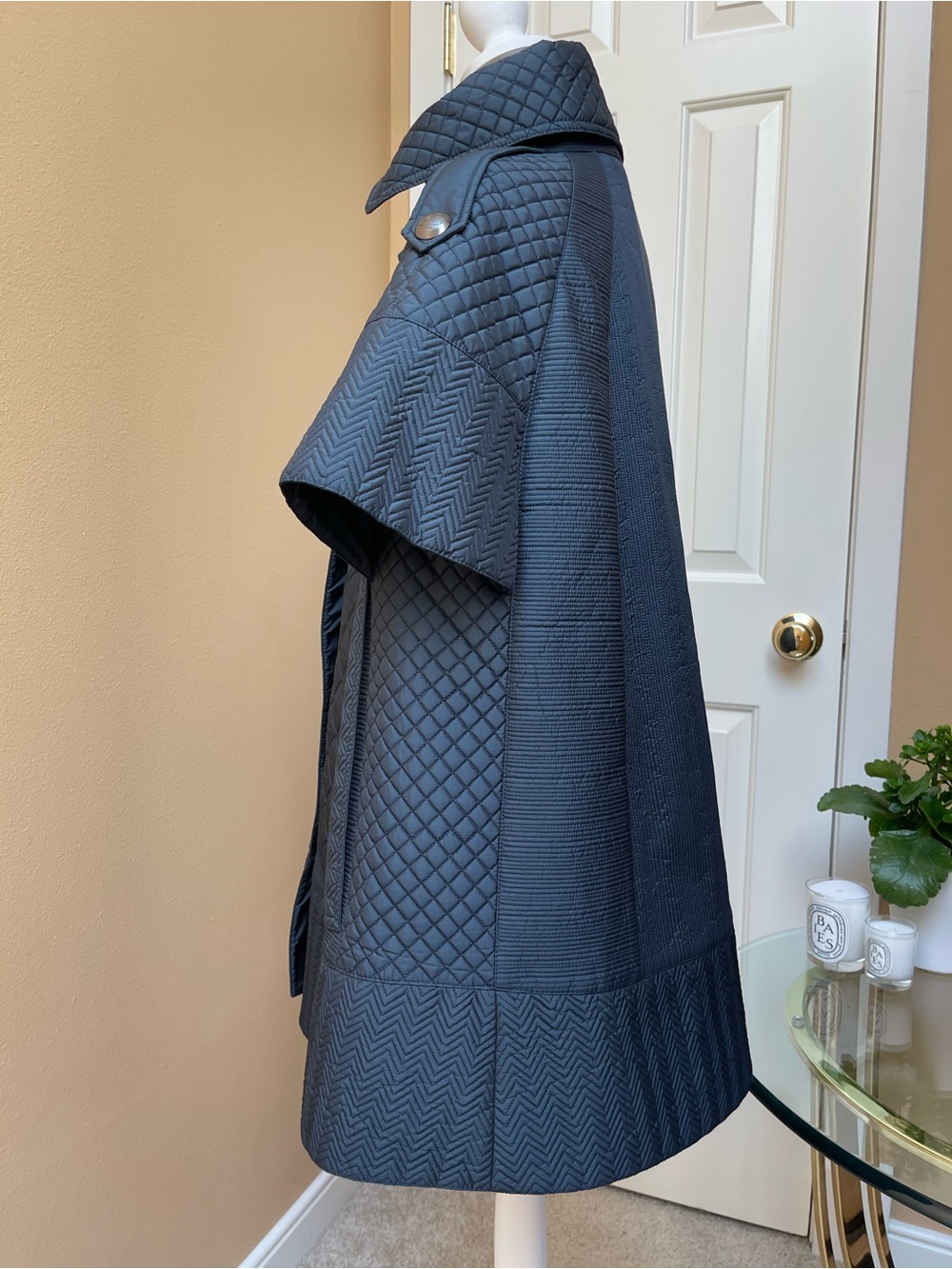 Burberry Quilted Cape Coat Jacket IT 38 Navy Blue Made In Italy Runway Piece - Picture 7 of 16